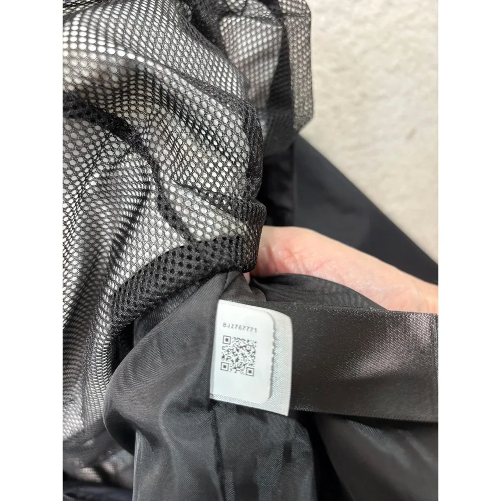 The North Face Mens DryVent Rain Jacket Gray Hooded Windbreaker Shell